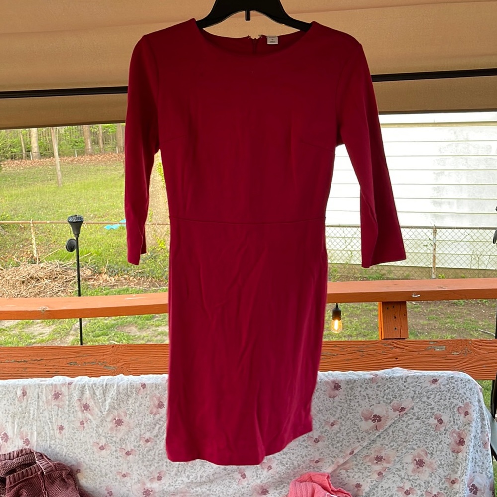 3/4 long sleeve dress. Maroon color